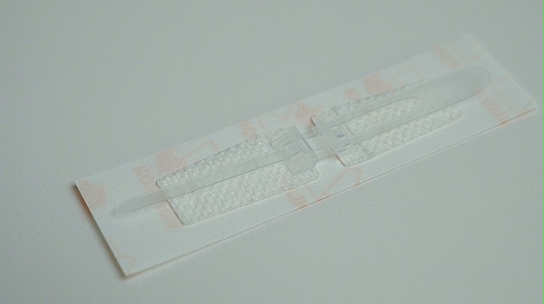 单扣免缝闭合器